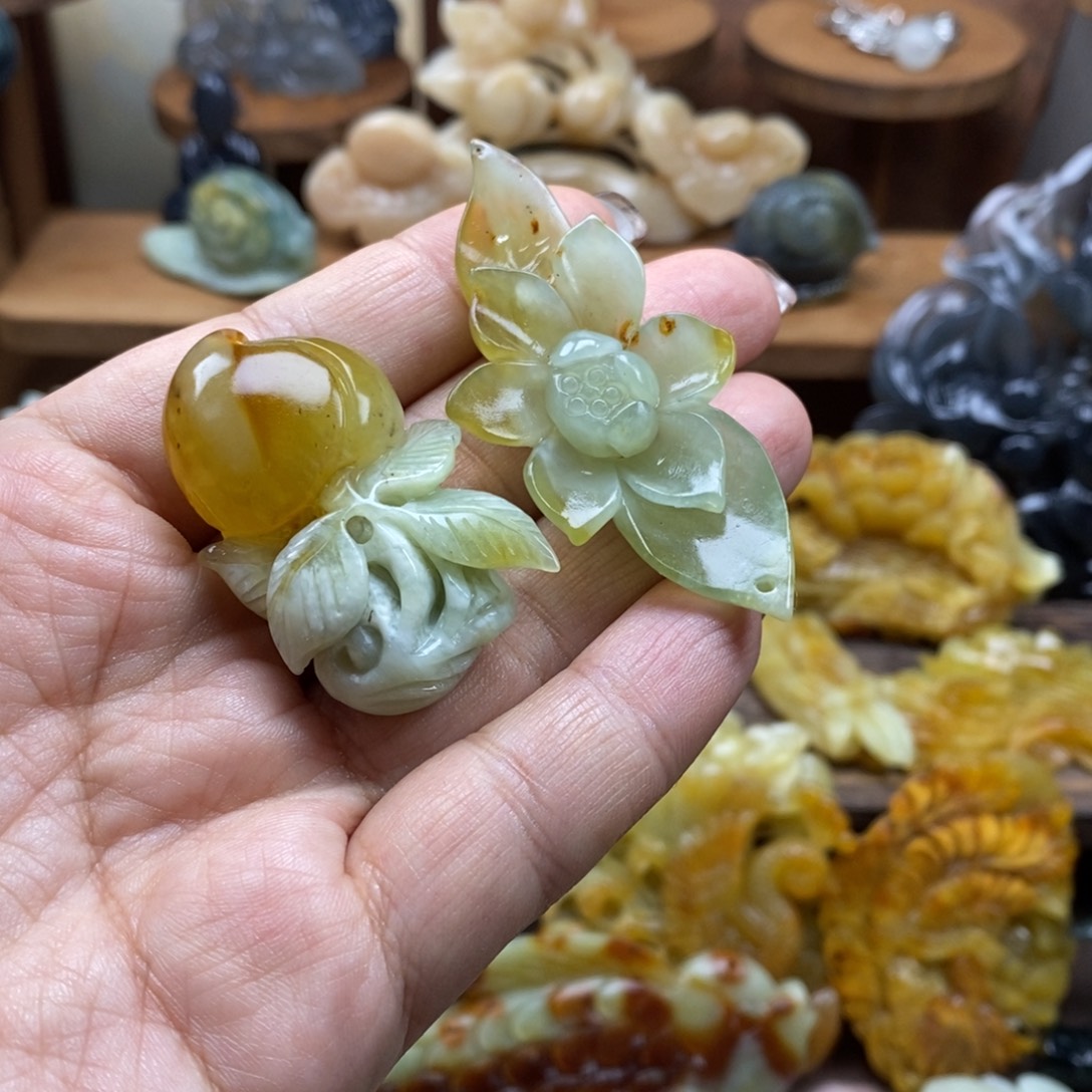 蛇纹石玉未镶嵌吊坠(不含链)