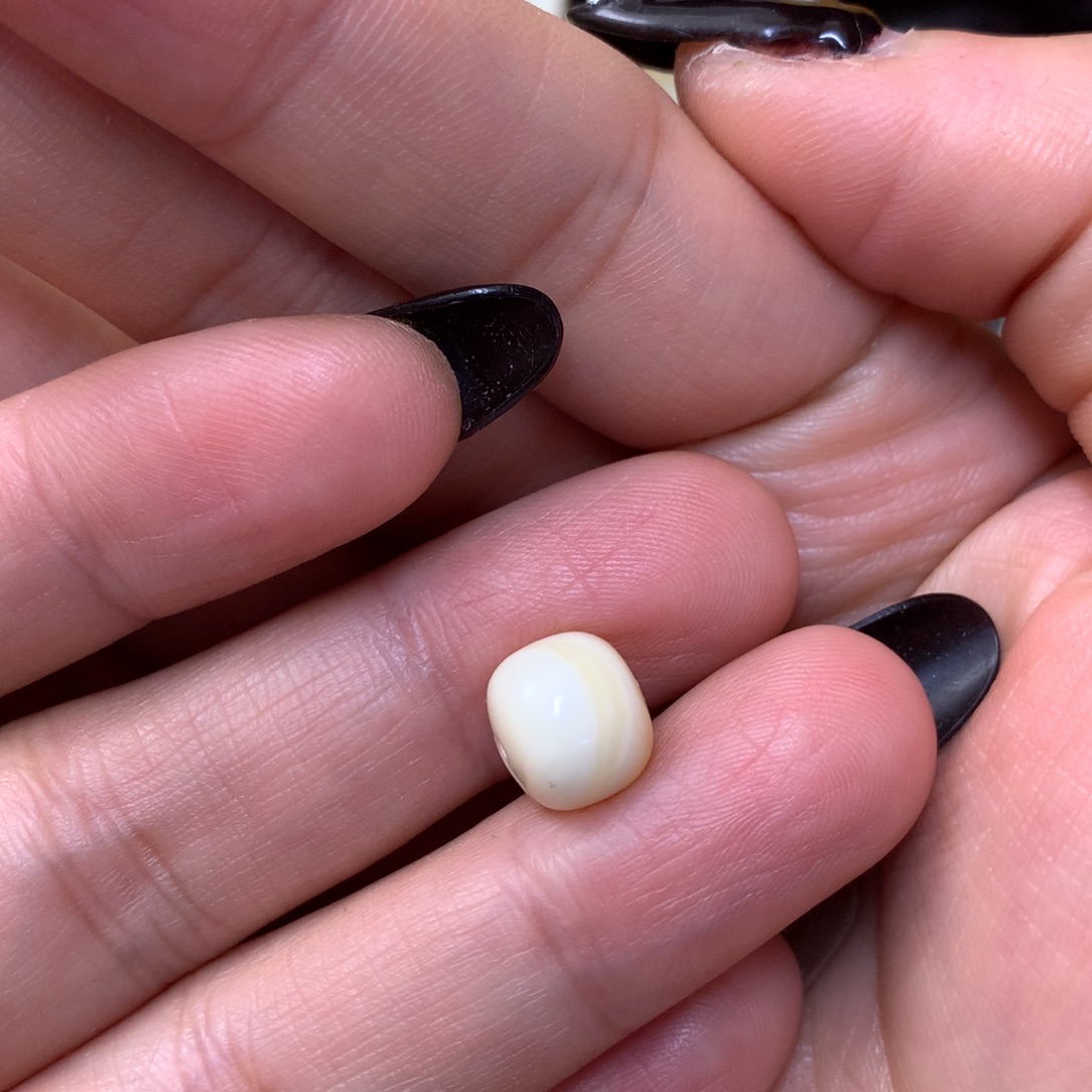 N***h琥珀未镶嵌裸石蜜蜡