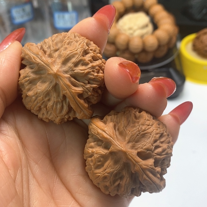 文玩核桃把件宫灯