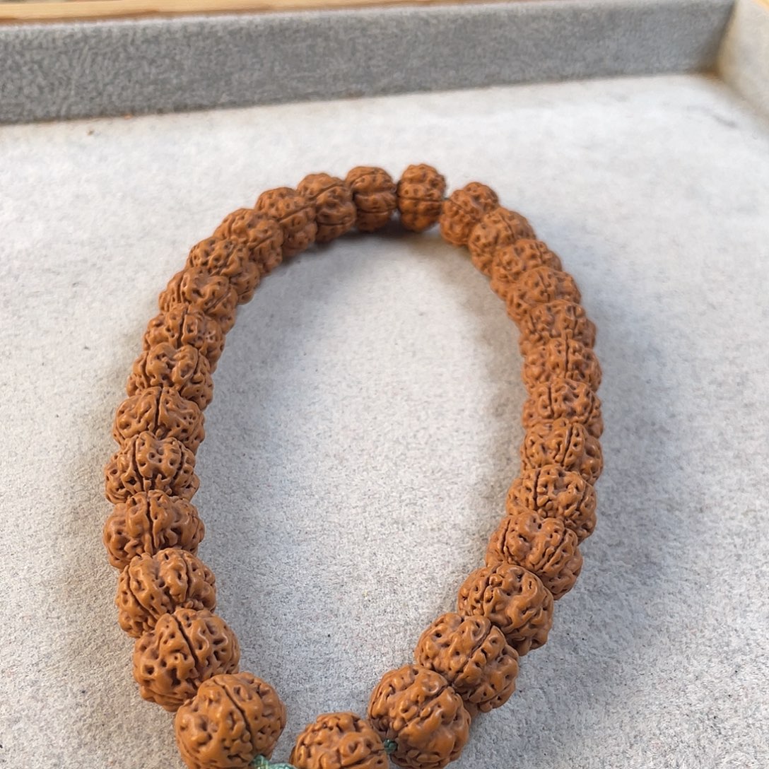 她***地吊坠金刚菩提龙脊梅花