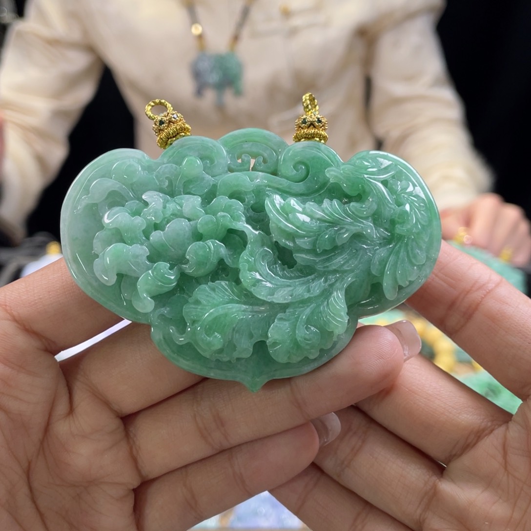 翡翠颈饰未镶嵌代编织