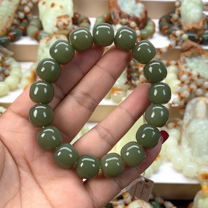【闪购商品】透闪石质玉手串未镶嵌