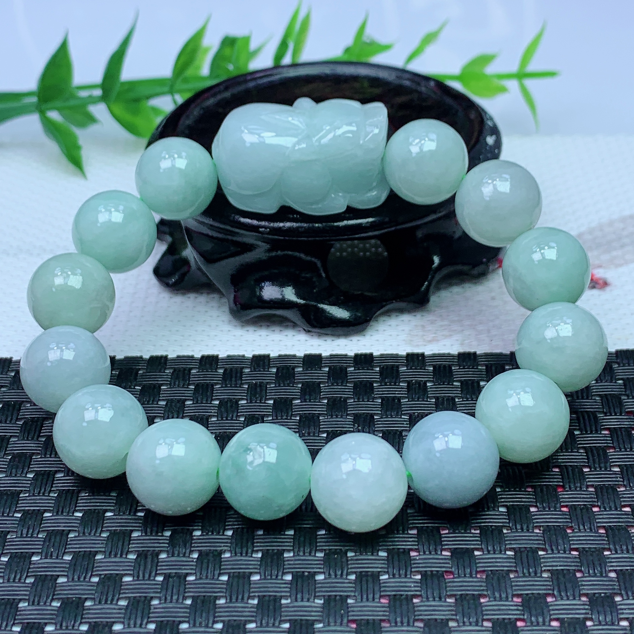 缅甸天然A货翡翠 浅绿圆珠貔貅手串 珠大13mm 14颗