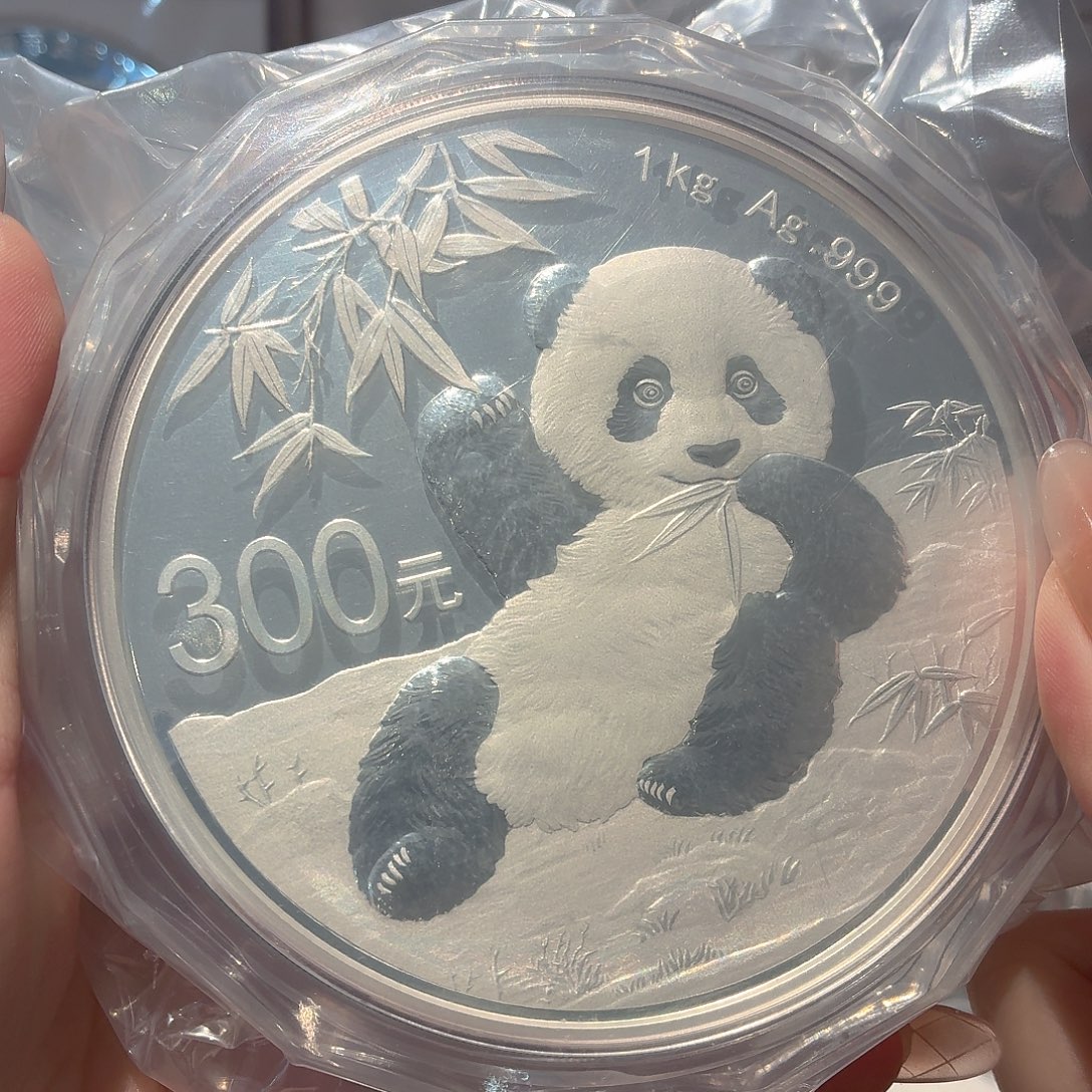纯银20年熊猫公斤银币原盒证