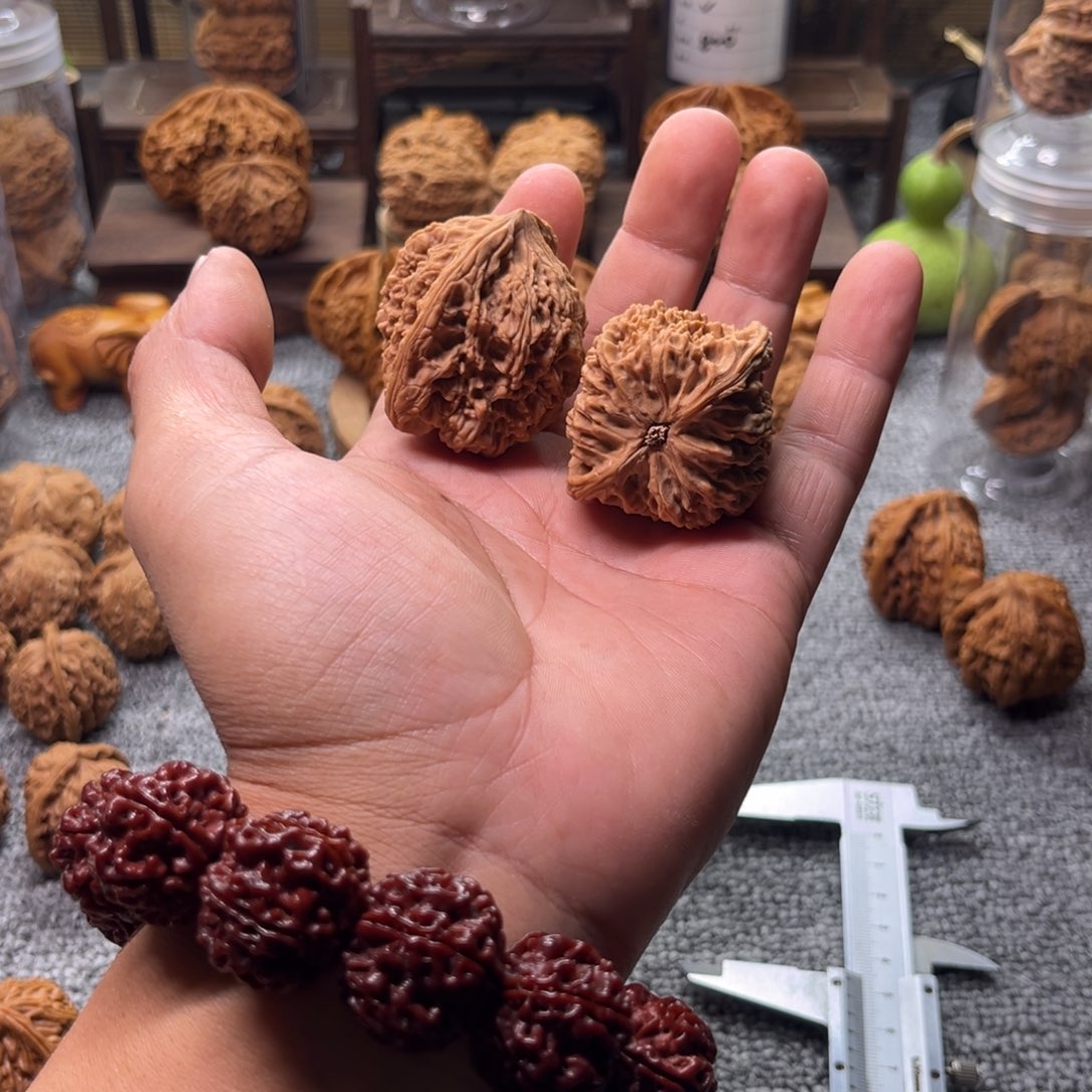 文***者把件文玩核桃南疆