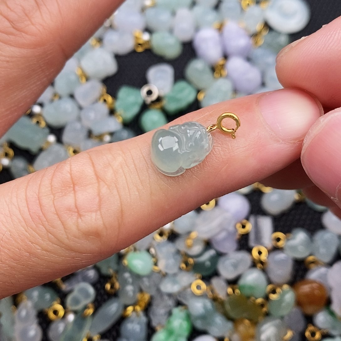 翡翠颈饰18K金镶嵌貔貅