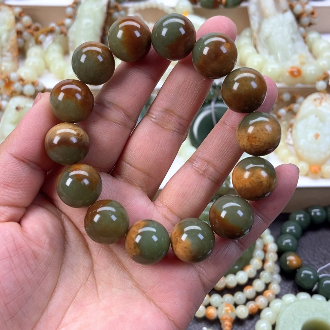 透闪石质玉手串未镶嵌