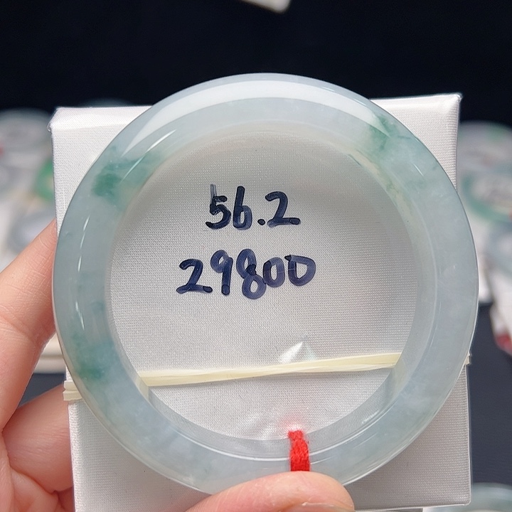 翡翠未镶嵌手镯A货