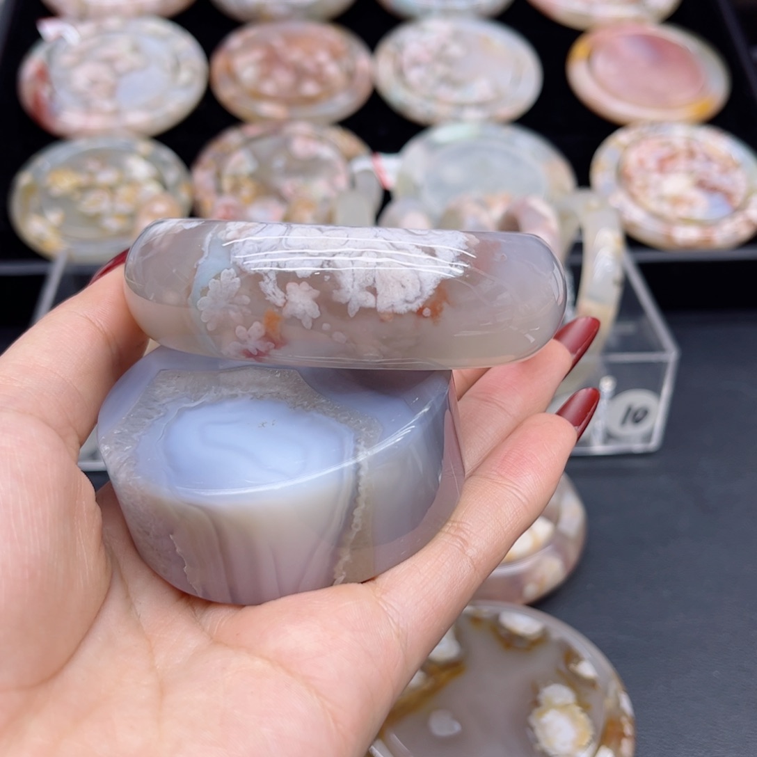 玛瑙/玉髓手镯未镶嵌艳63