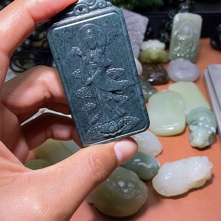 和田玉未镶嵌颈饰