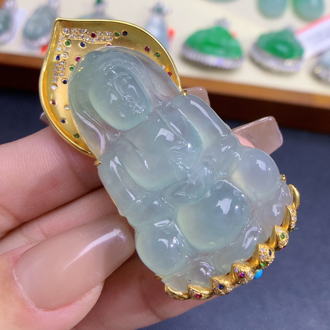 翡翠颈饰18K金镶嵌观音