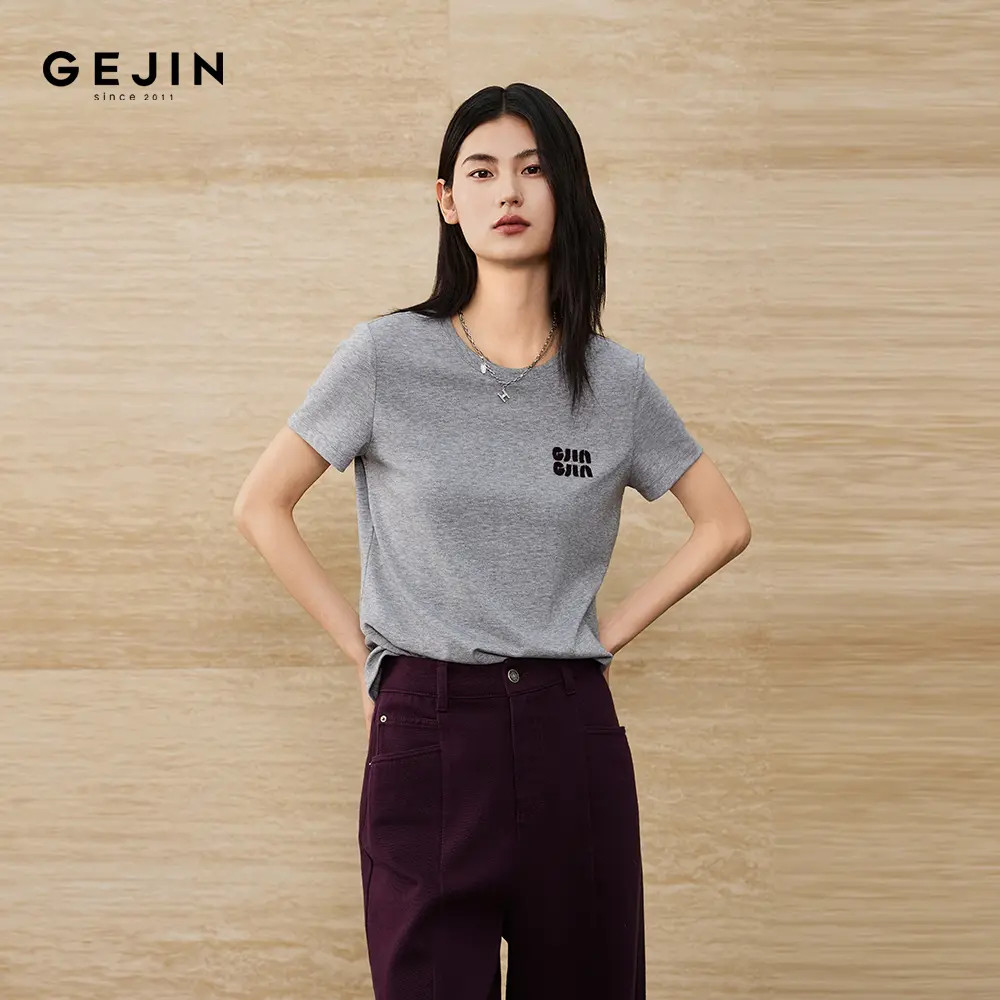 GEJIN/歌锦早秋新款休闲舒适刺绣LOGO时尚百搭圆领T恤9322520381
