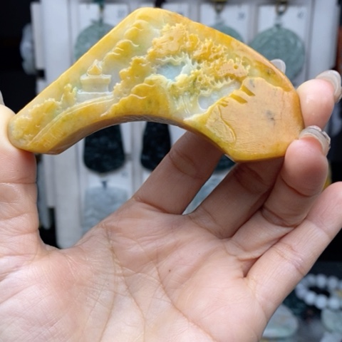 翡翠颈饰未镶嵌翡翠