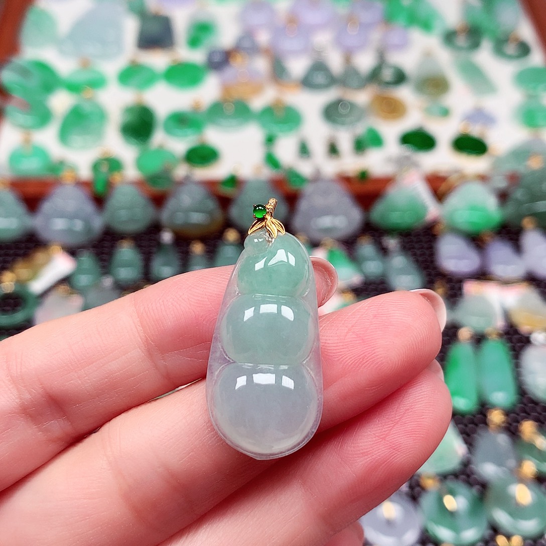 翡翠18K金镶嵌颈饰