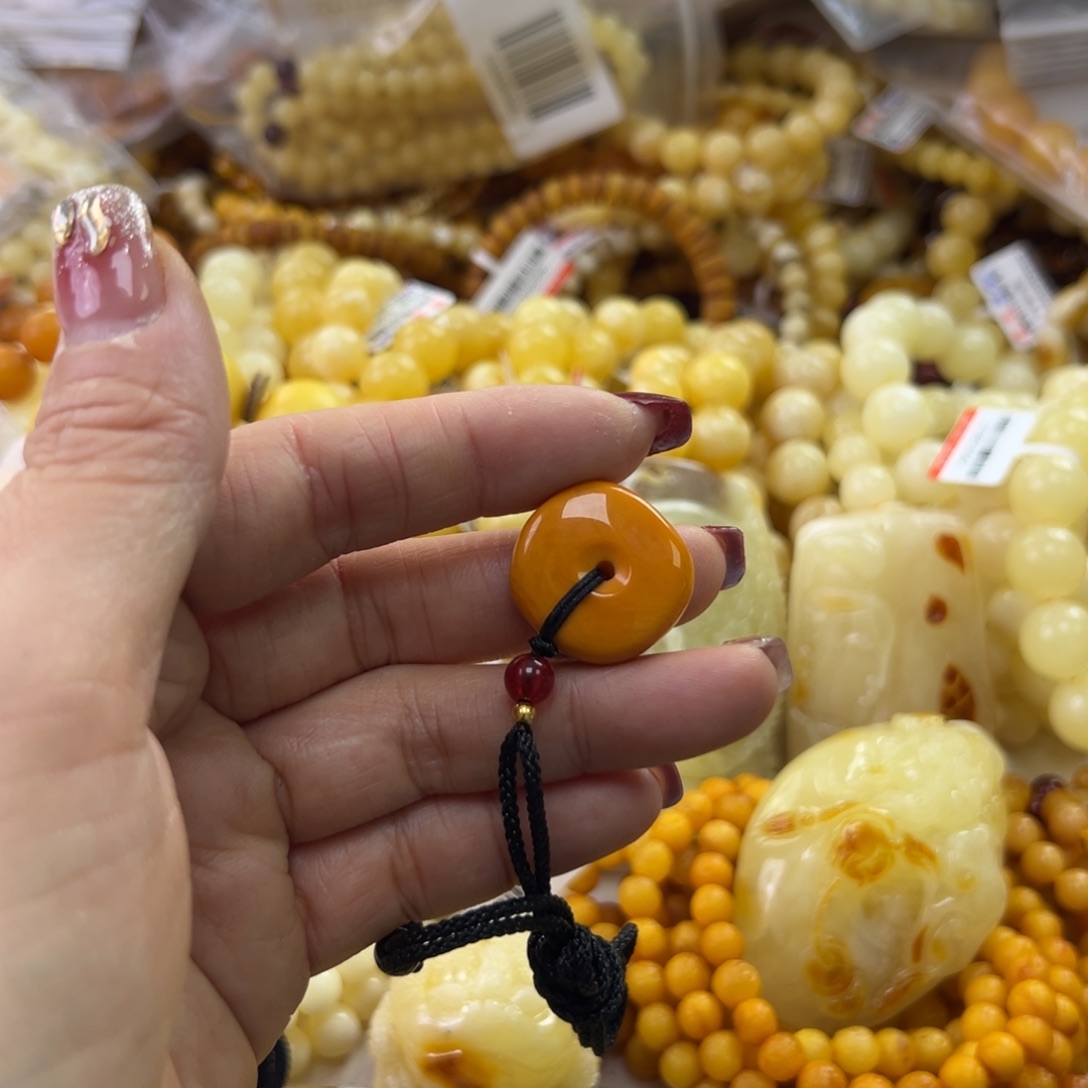 琥珀珠宝奇石未镶嵌