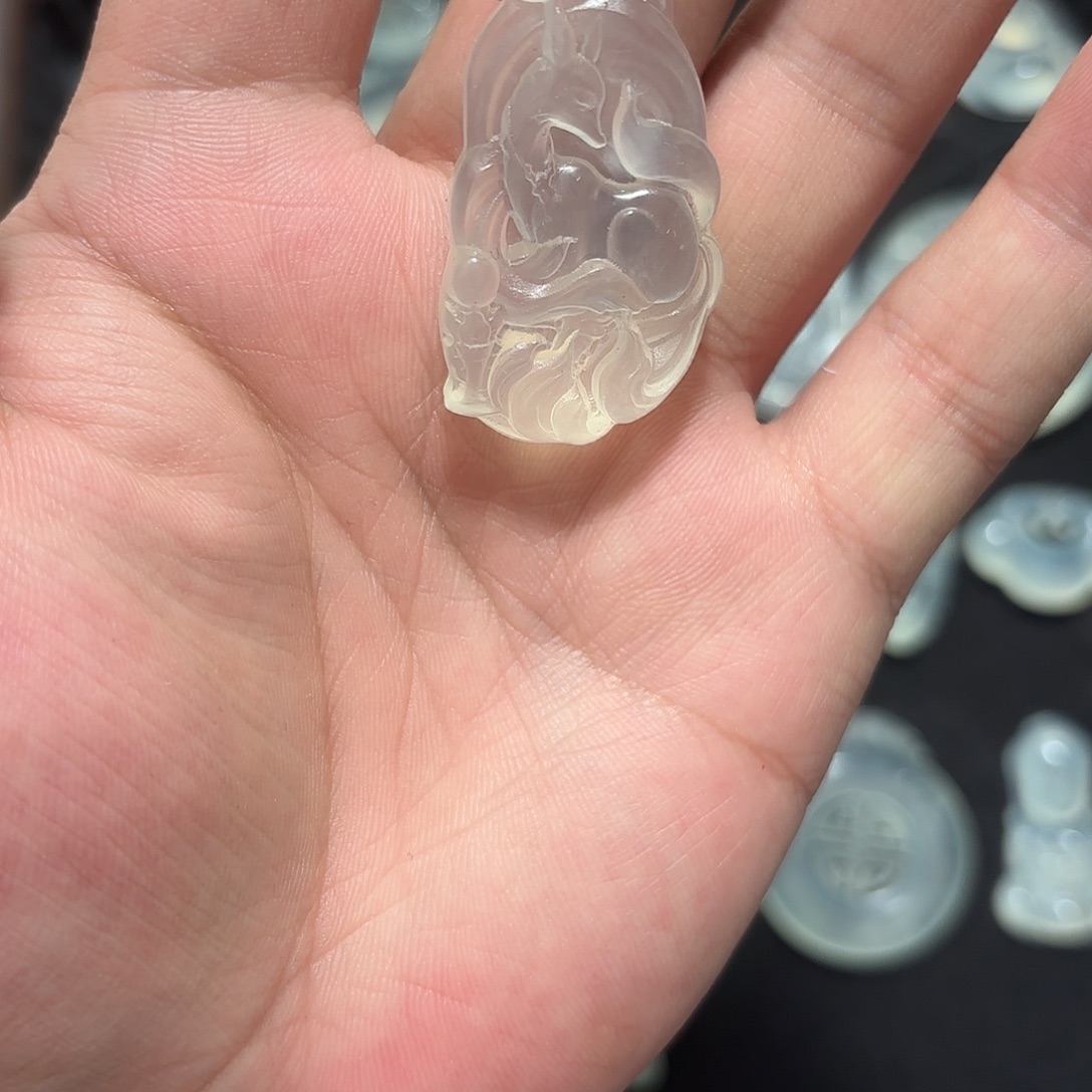 .***狗蛇纹石玉未镶嵌颈饰