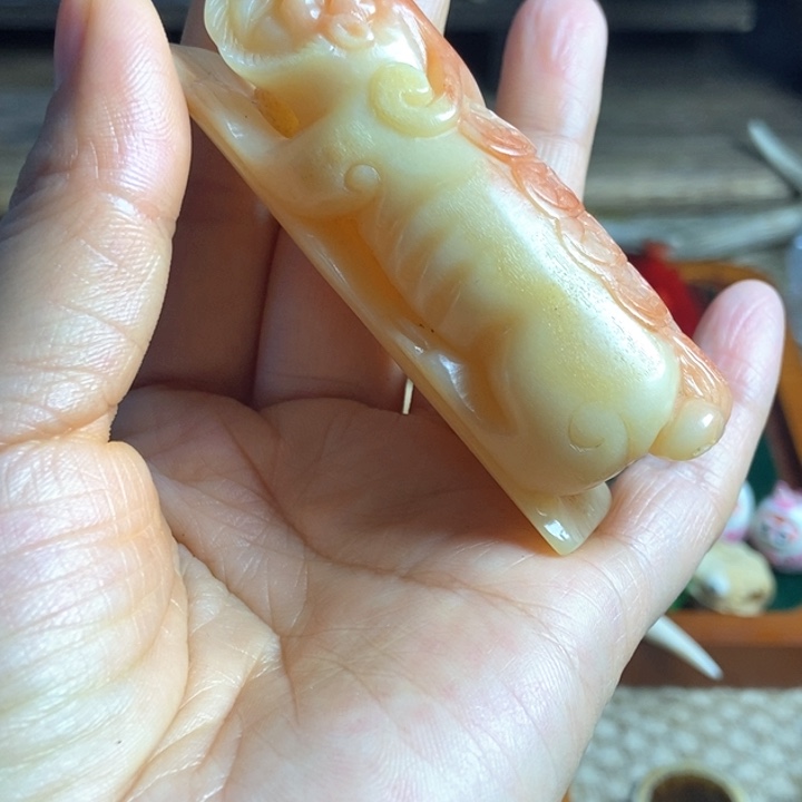 配饰驼骨雕刻把件一个