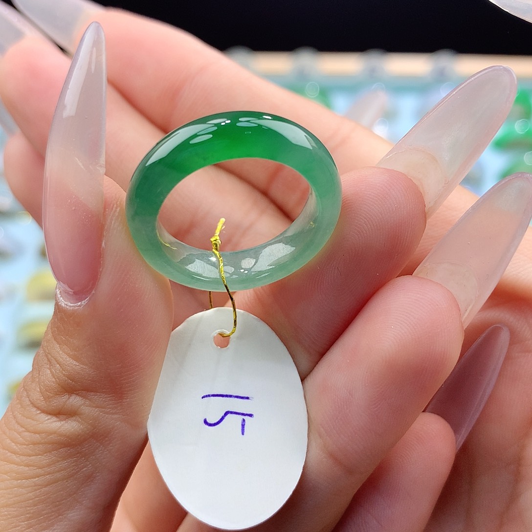 翡翠戒指未镶嵌15圈