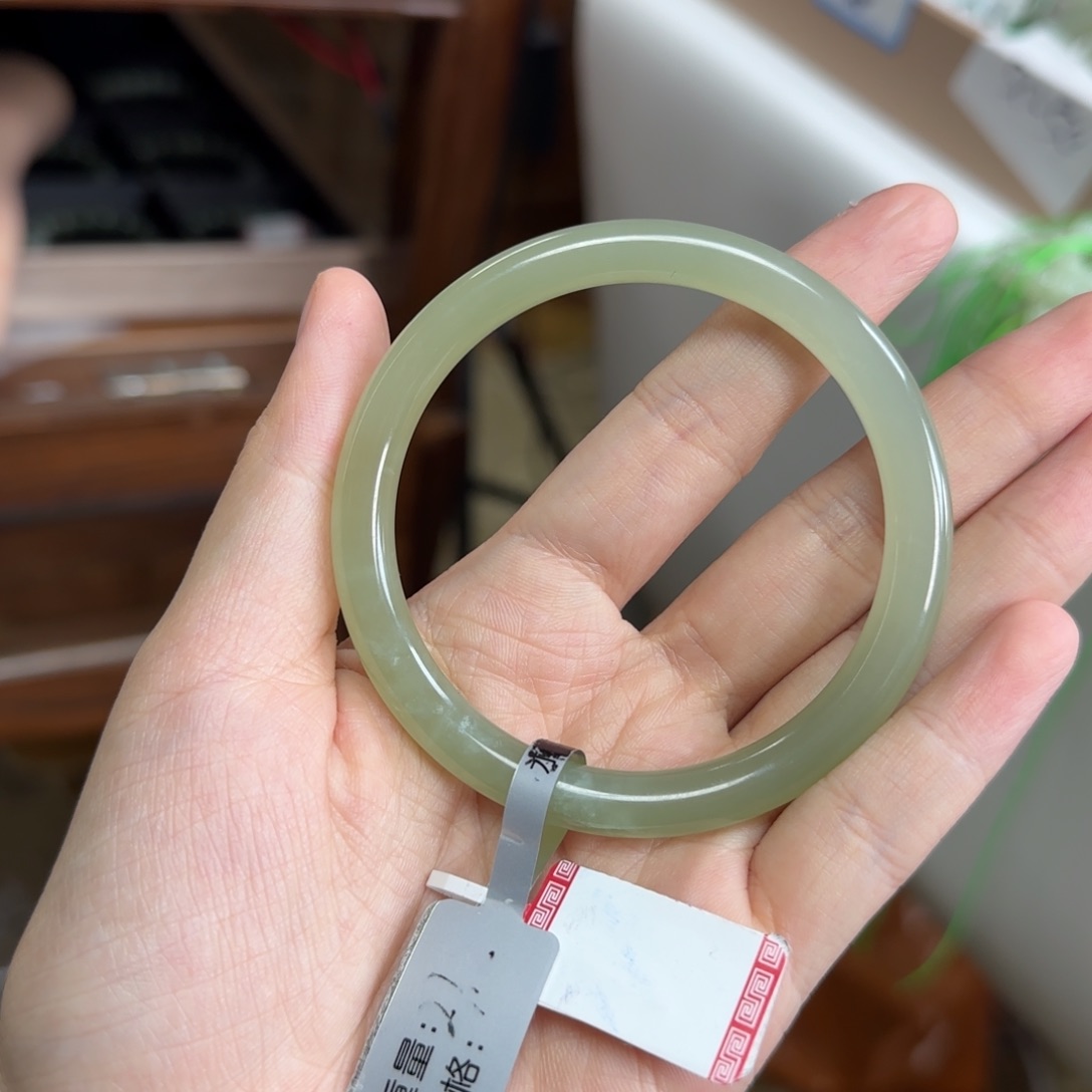 和田玉未镶嵌手镯57