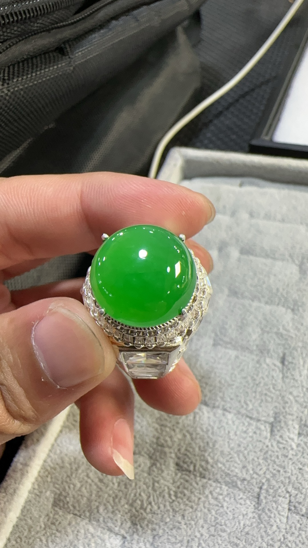 双利翡翠 冰阳绿正圆 裸石尺寸14.8-6.0  