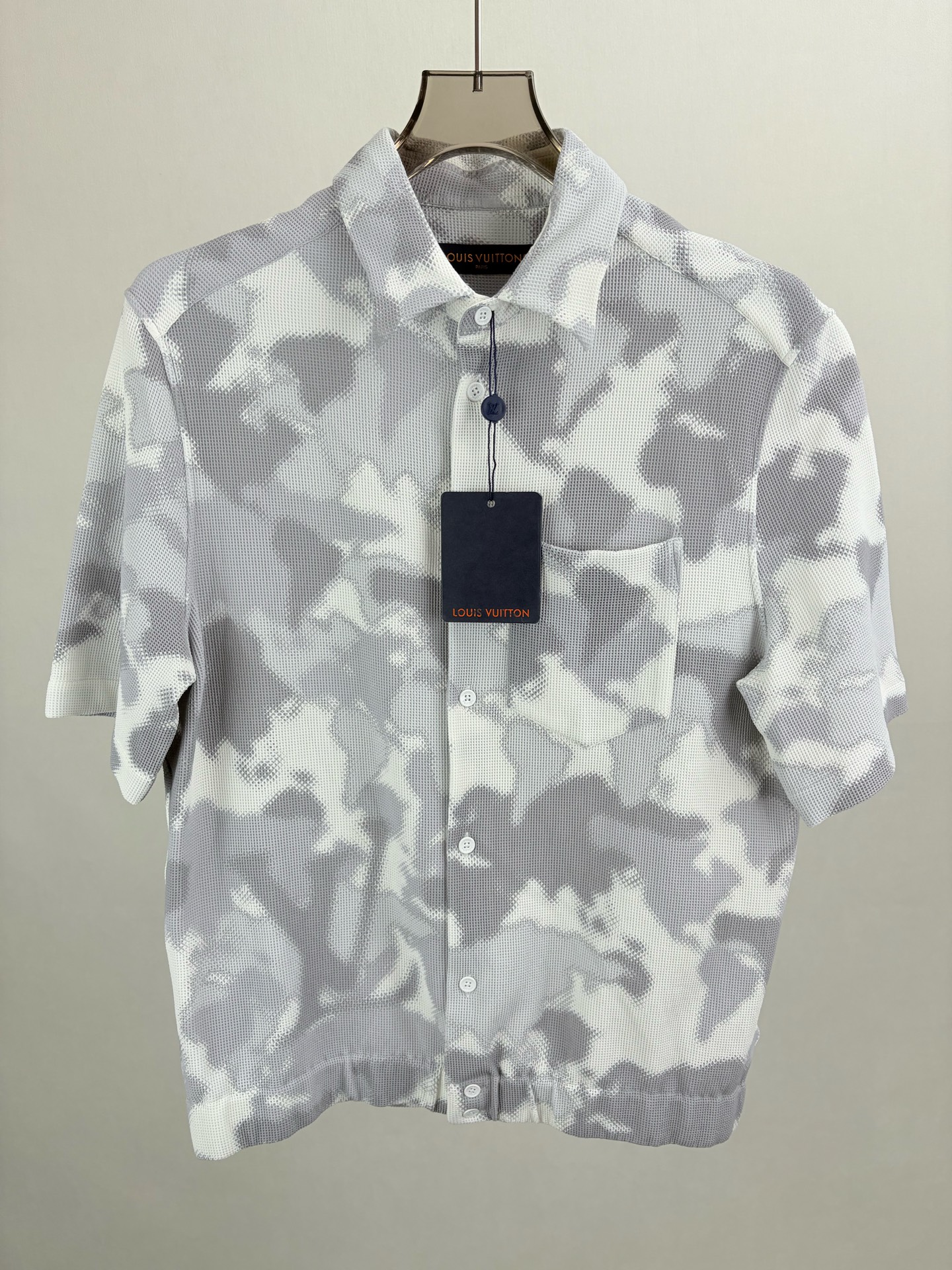 未使用 LouisVuitton/路易威登 LV灰白迷彩网格短袖衬衫 M码15549