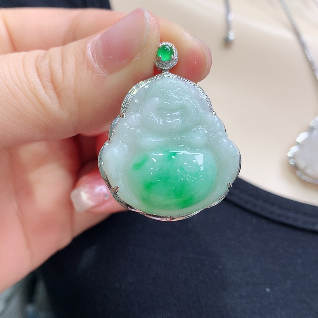 翡翠颈饰18K金镶嵌佛公