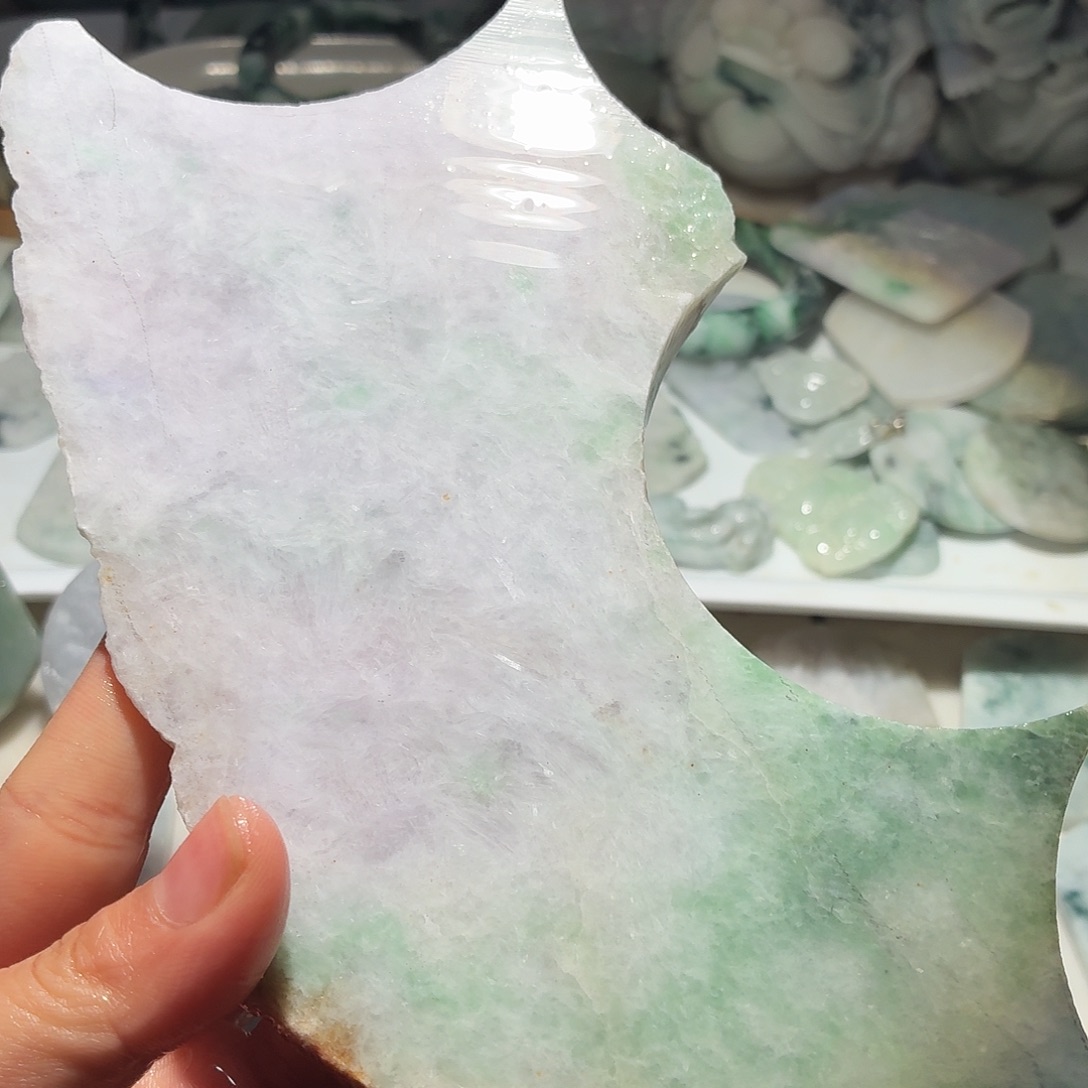 翡翠未镶嵌颈饰边角料