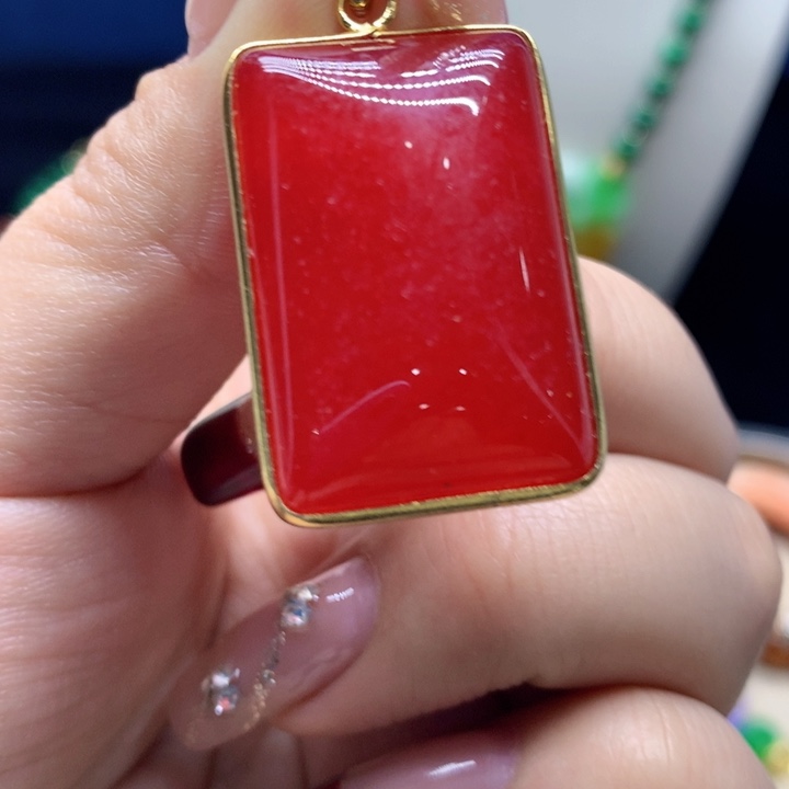 翡翠颈饰未镶嵌吊坠