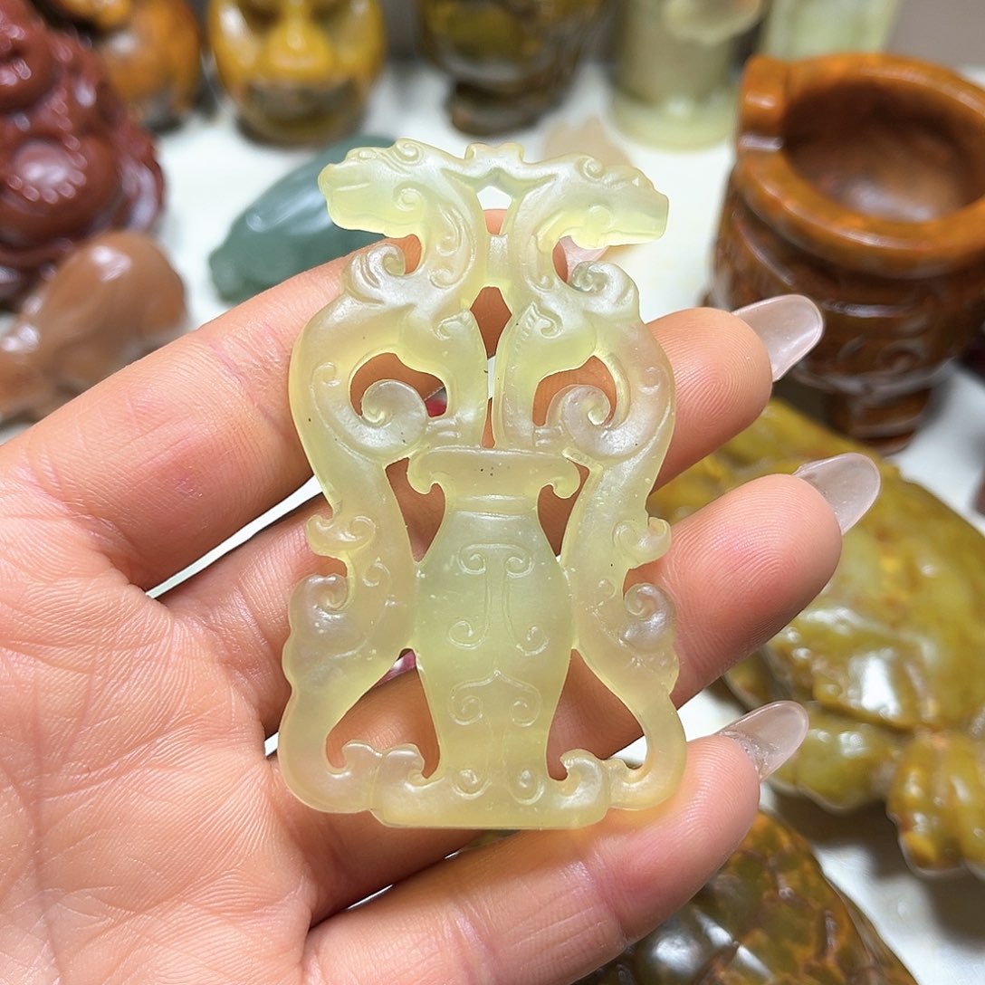 白玉菩提吊坠白玉菩提吊坠