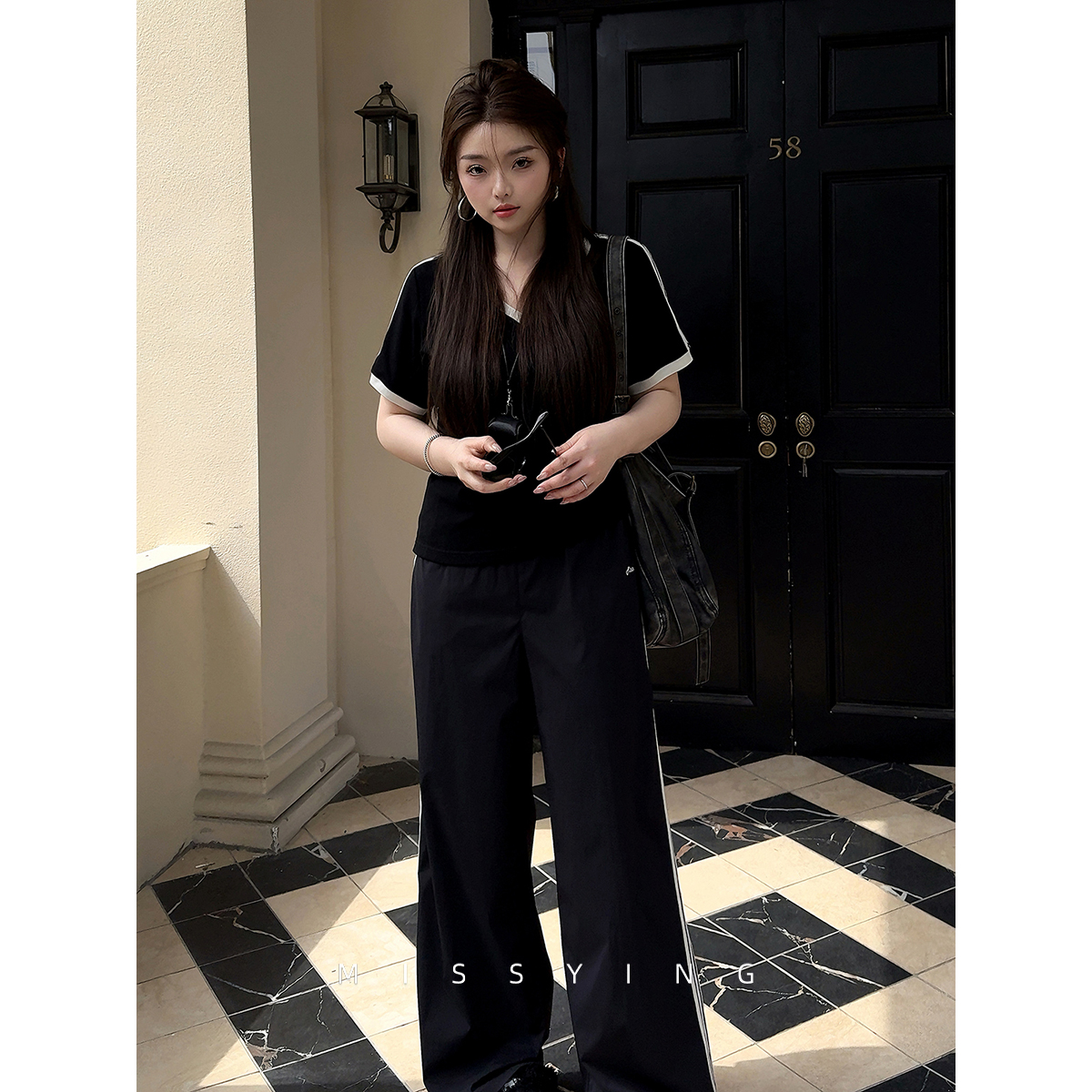 应小姐【黑白乐谱】微胖大码夏季韩版显瘦气质短袖时尚上衣长裤套装