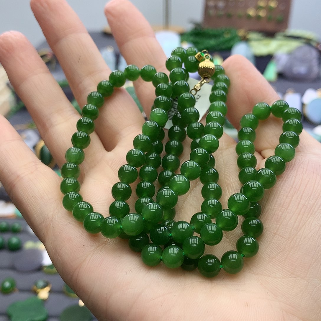 和田玉（碧玉）未镶嵌颈饰