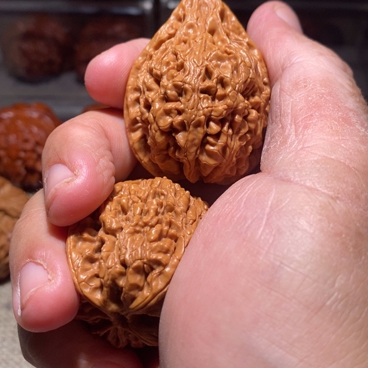 嚯***嚯文玩核桃吊坠核桃