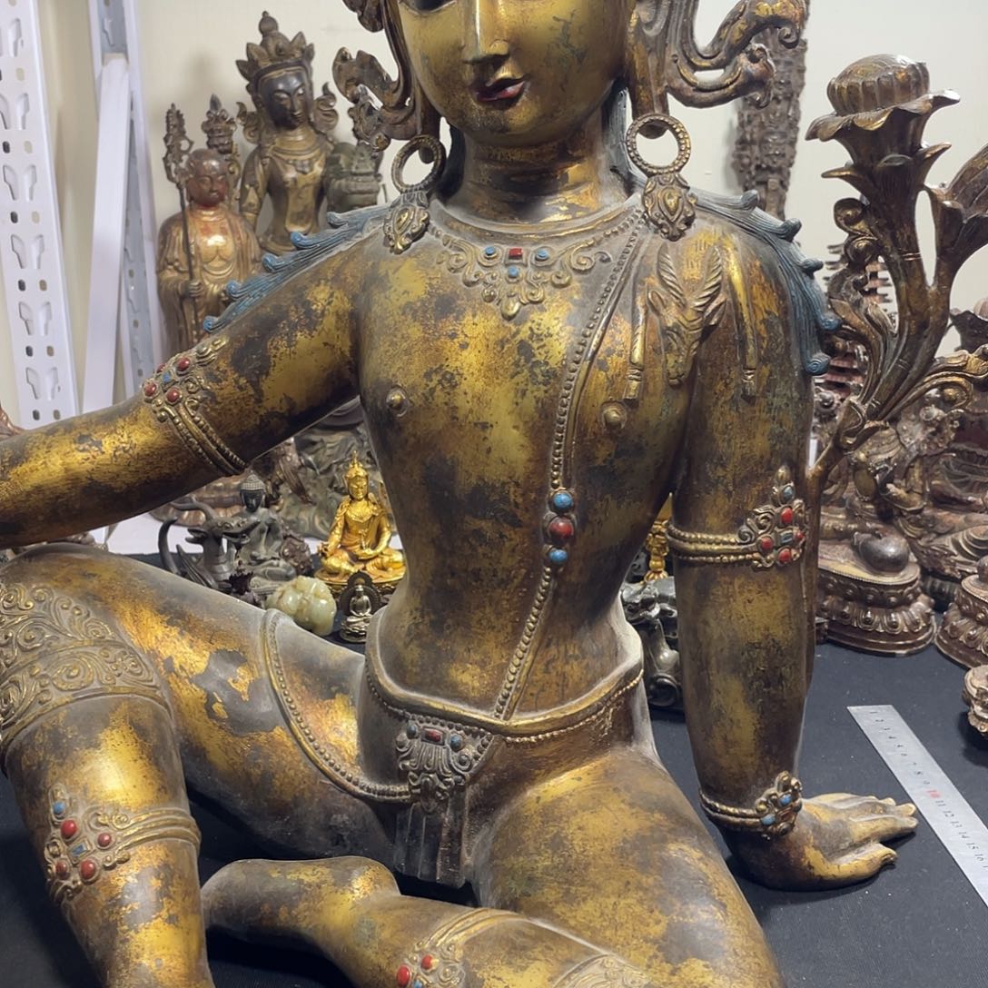 霍***生自在观音。                  5688