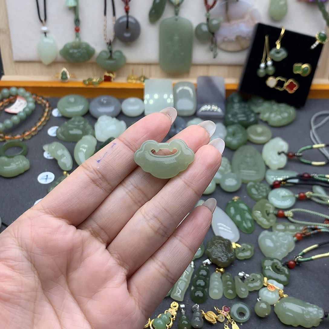 和田玉吊坠(不含链)未镶嵌