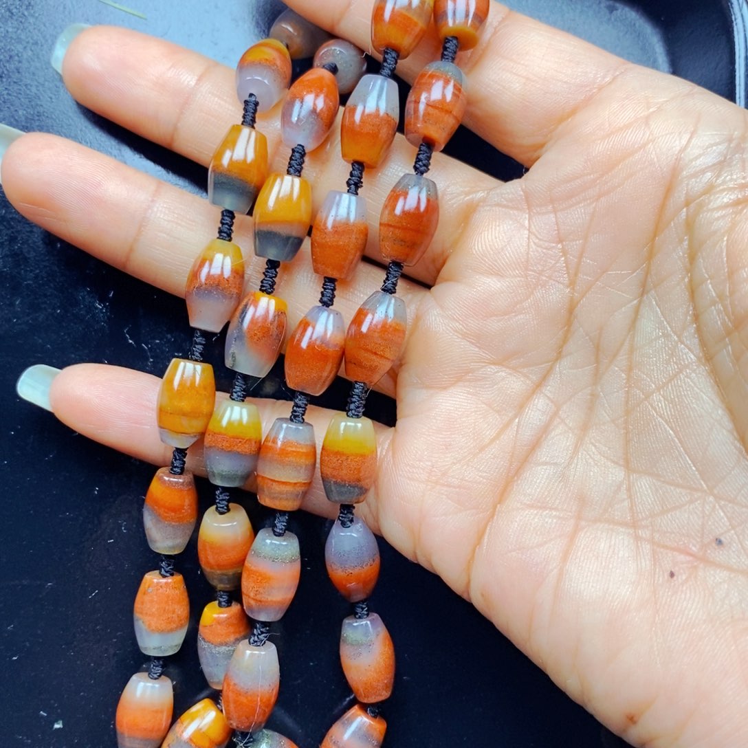 石英质玉（黄龙玉）足铂镶嵌颈饰