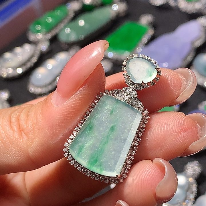 翡翠18K金镶嵌吊坠(不含链)