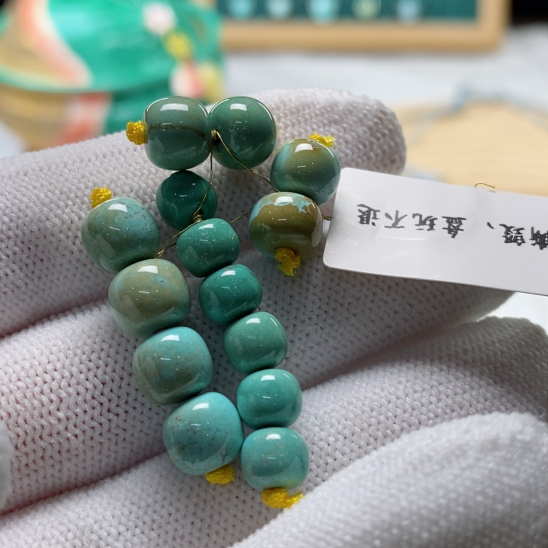 绿松石颈饰未镶嵌