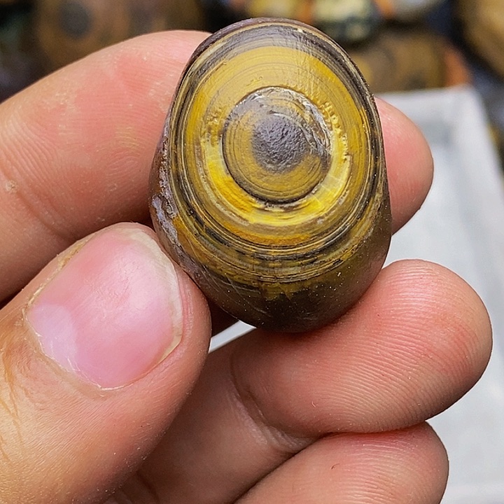 温***?石头珠子是真的