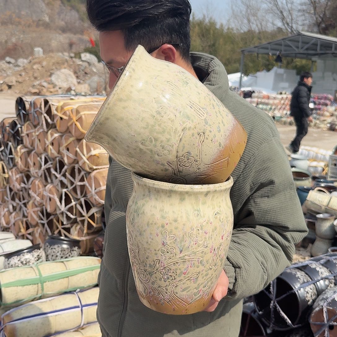 紫砂花盆口17高23（两个喜上眉梢彩色