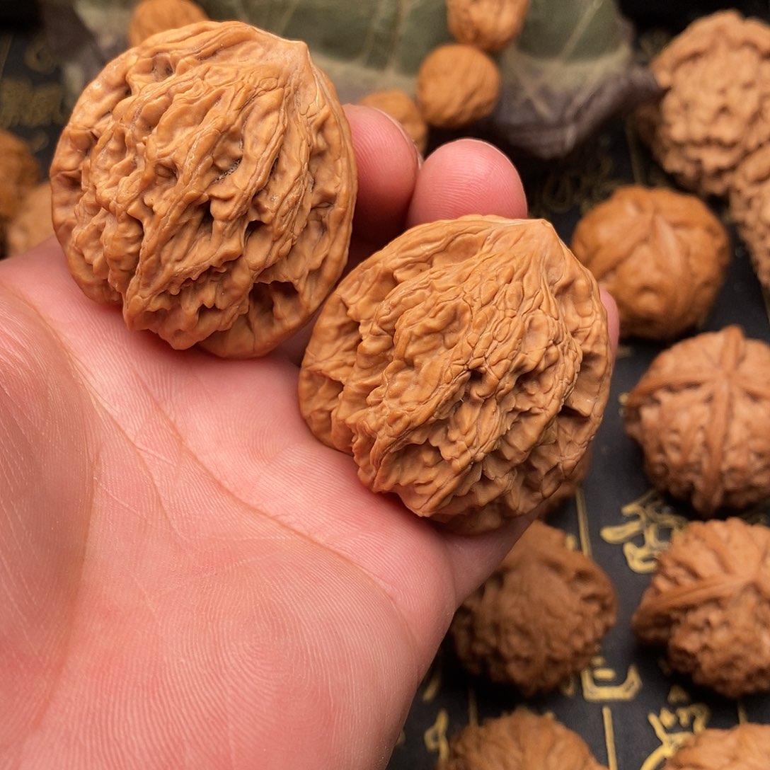 把件文玩核桃麦穗虎头