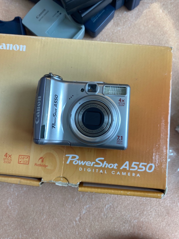 95新  佳能a550 数码相机
