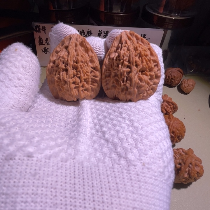文玩核桃把件鸭嘴