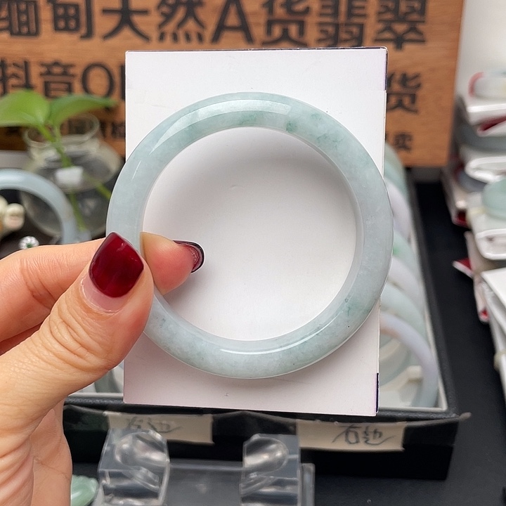 翡翠手镯未镶嵌51.8正圈