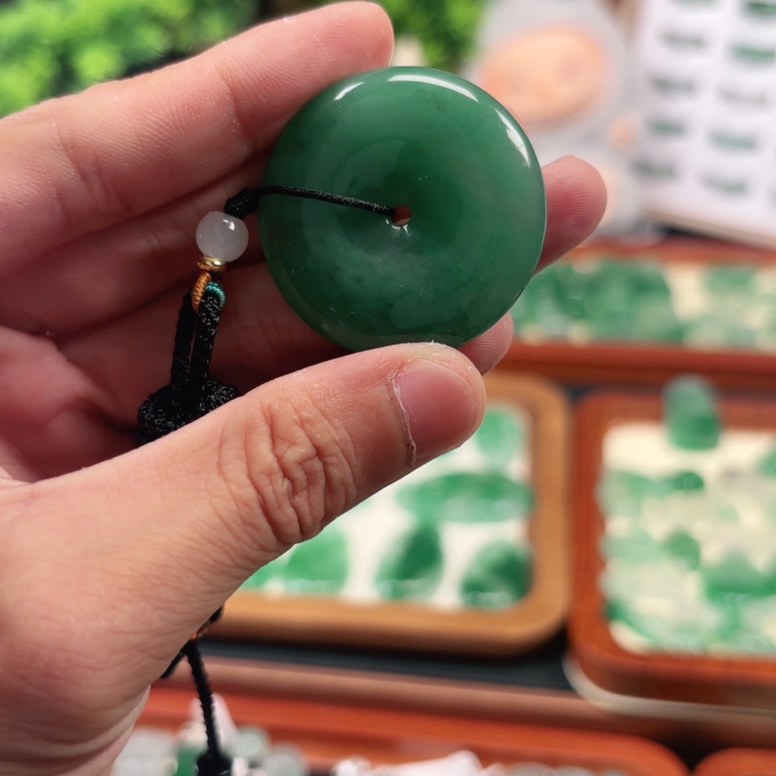 老***薛石英质玉（非洲翠）未镶嵌颈饰