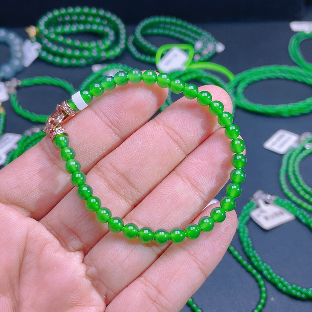 颈饰未镶嵌翡翠A货卡5 （毕业款）