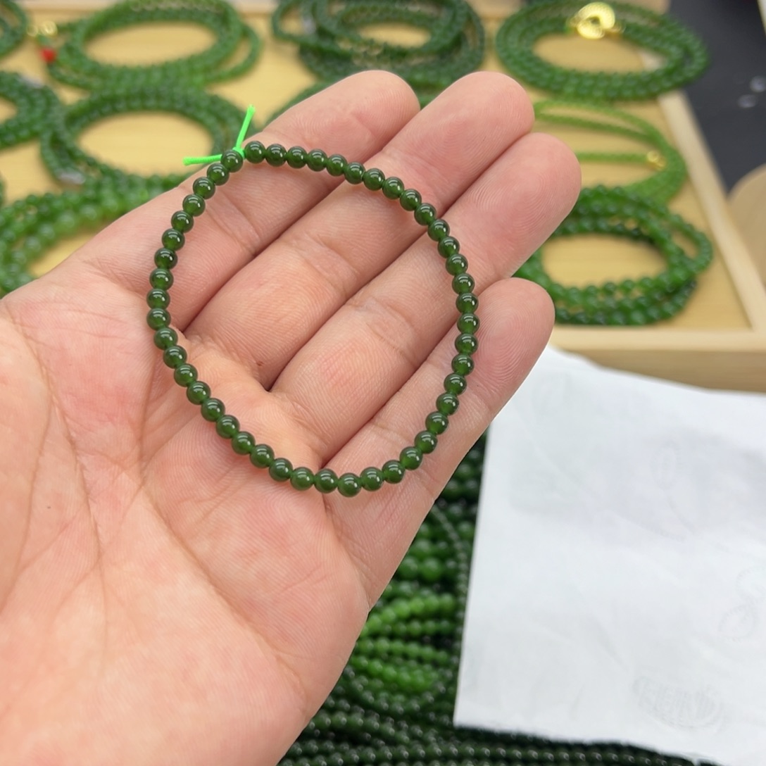 和田玉（碧玉）未镶嵌颈饰卡4 菠菜 无黑 46颗