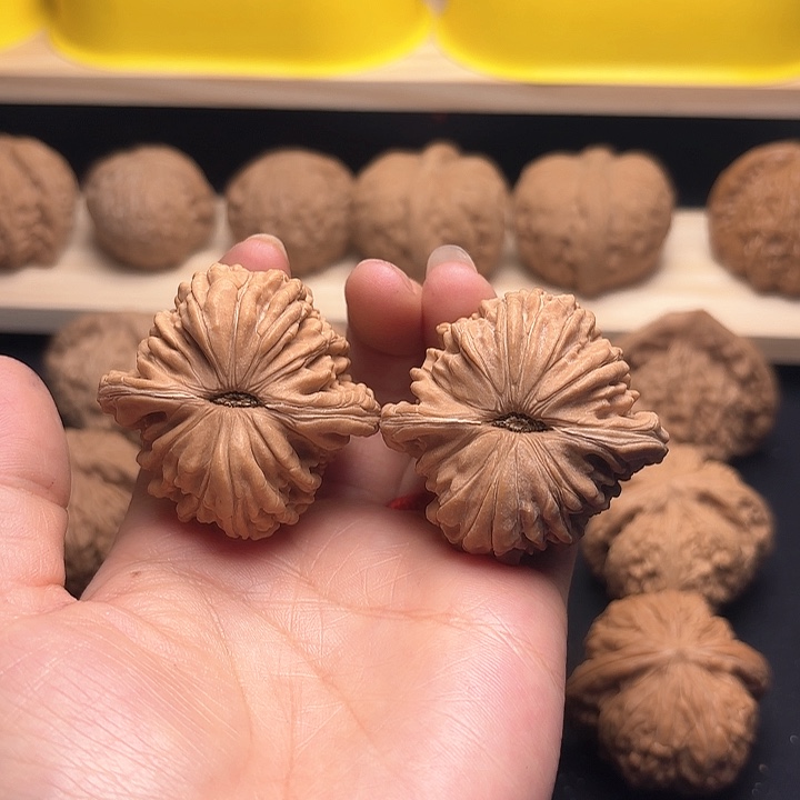 文玩核桃把件44四座楼