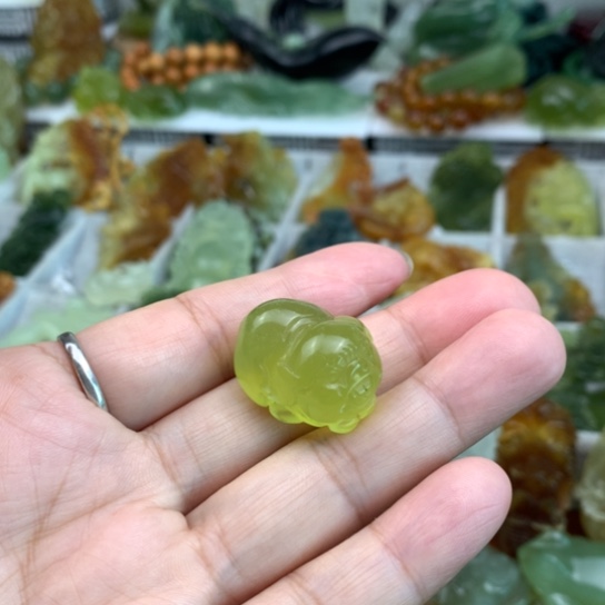 未镶嵌蛇纹石玉颈饰