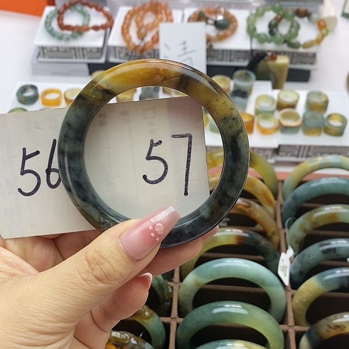 蛇纹石玉手镯合金