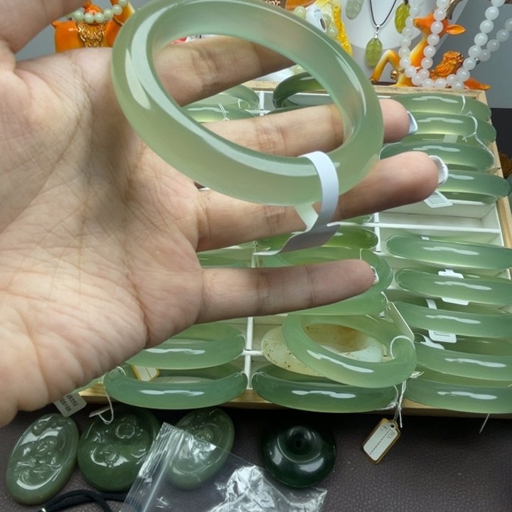 流***神岫玉未镶嵌手镯岫玉手镯